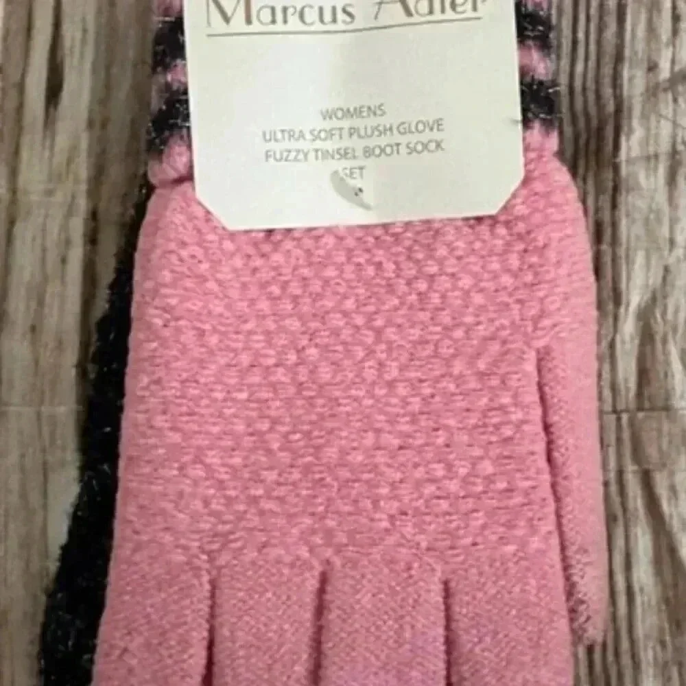MARCUS ADLER NEW YORK Tinsley Glove and Cozy Sock Set